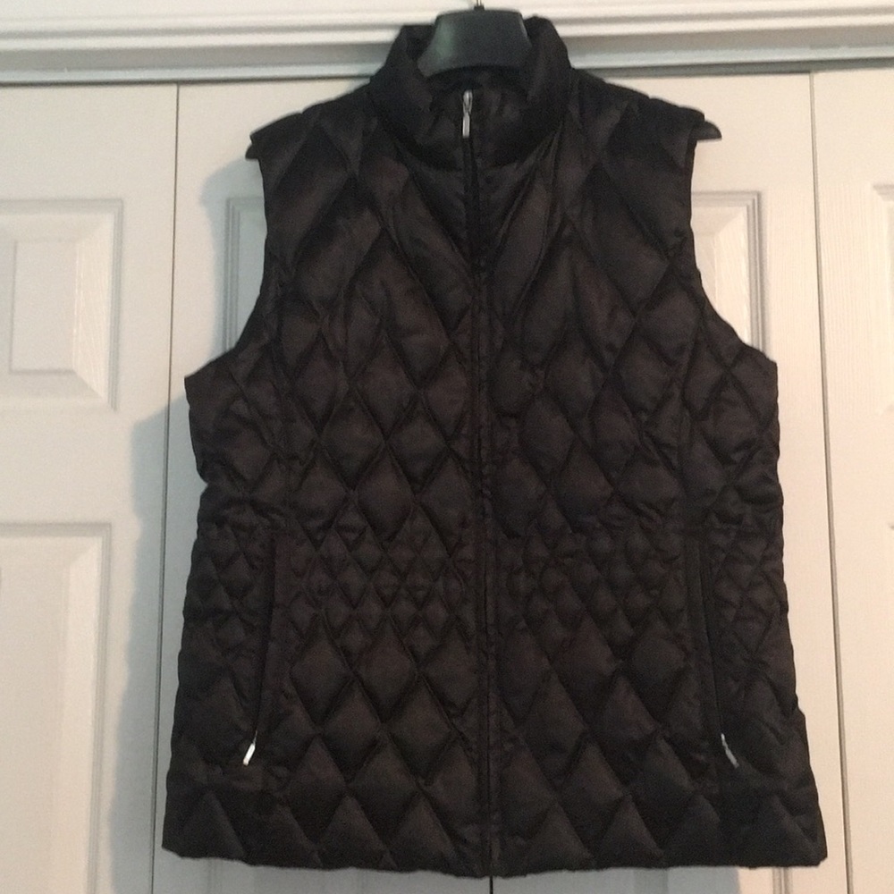 Lands End down vest, black